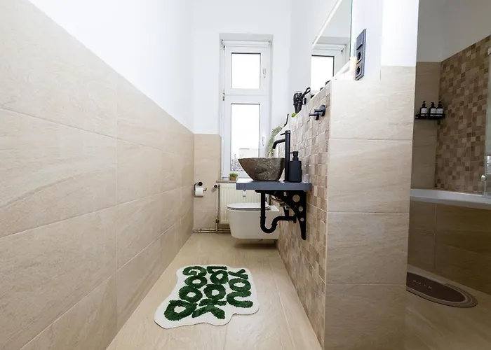 Modernes 2-zimmer Apartment: Zentrumsnah شقة