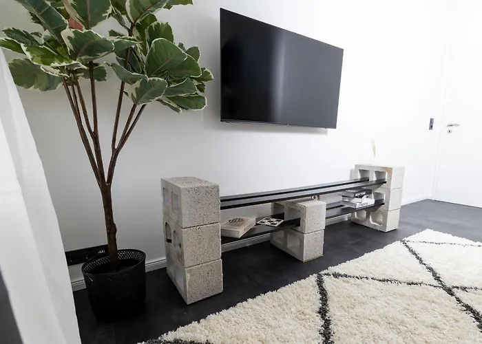 Modernes 2-zimmer Apartment: Zentrumsnah شقة لبسيا